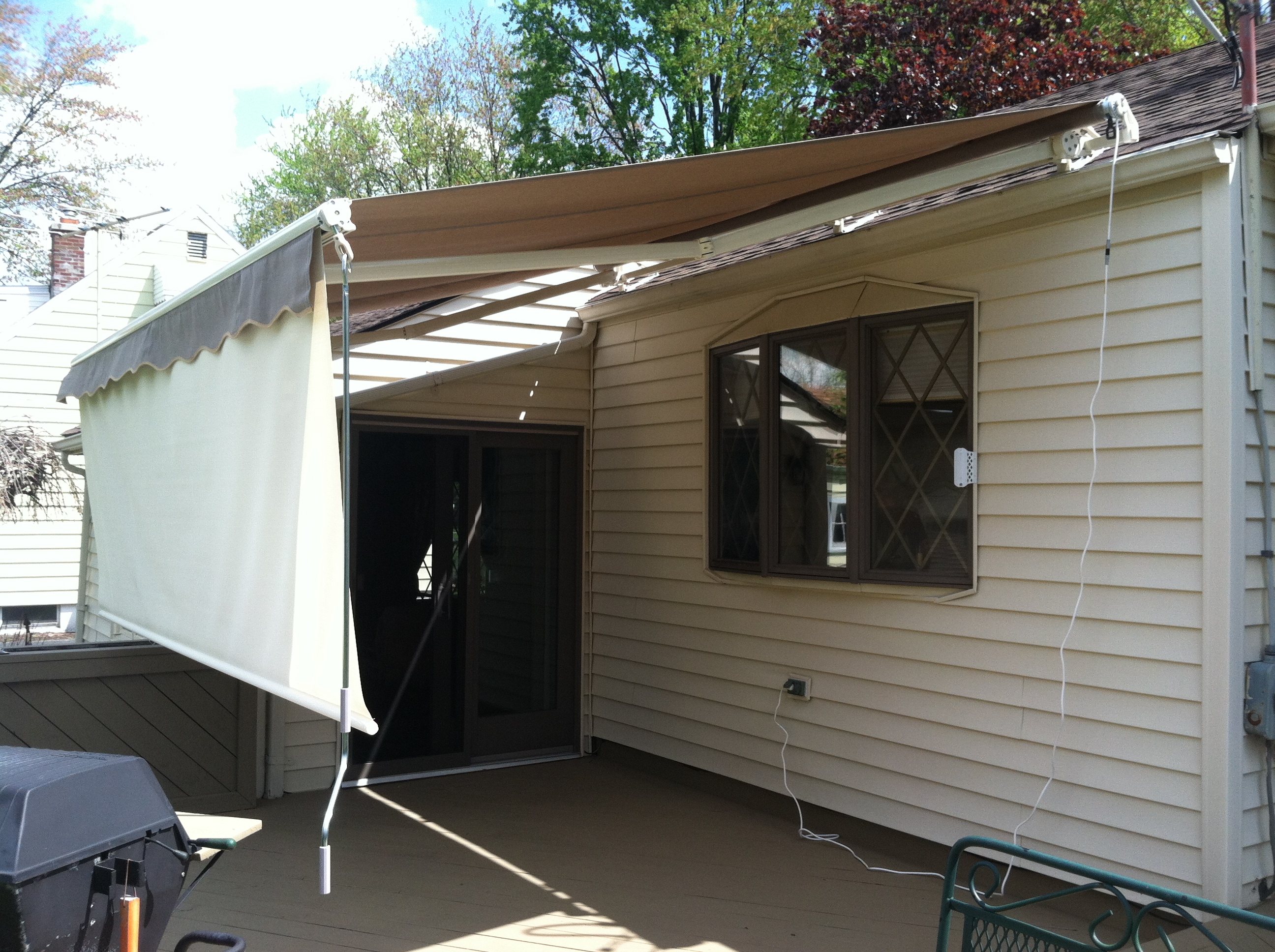Mr. Kujat Motorsized Awning